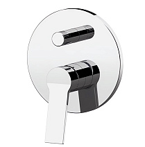 Смеситель Remer Slash SL09H для ванны с душем, на два выхода, хром Смеситель Remer Slash SL09H для ванны с душем, на два выхода, хром