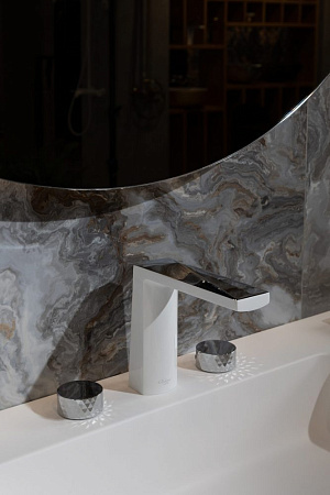 Смеситель Boheme Venturo 150-WCR-DIAMOND для раковины, ручка Diamond, белый/хром