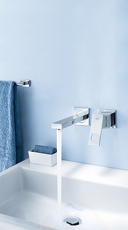Полотенцедержатель Grohe Essentials Cube 40509000 60 см