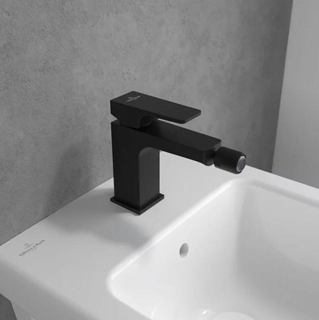 Смеситель Villeroy & Boch Architectura Square TVB125001000K5 для биде, черный матовый