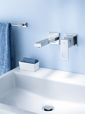 Полотенцедержатель Grohe Essentials Cube 40509000 60 см