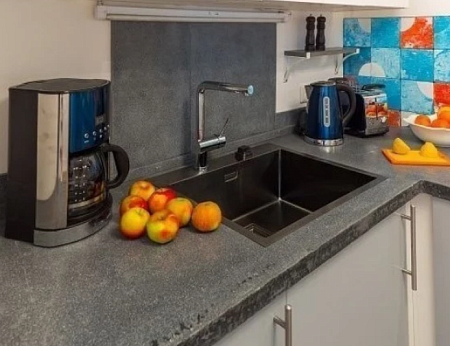 Кухонная мойка Omoikiri Bosen 57-BL 57х50 черный