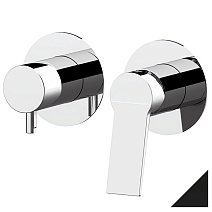 Смеситель Remer Slash SL92ZPNO для ванны с душем, на 2 выхода, чёрный матовый Смеситель Remer Slash SL92ZPNO для ванны с душем, на 2 выхода, чёрный матовый