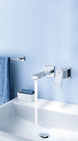 Полотенцедержатель Grohe Essentials Cube 40509000 60 см