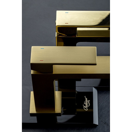 Смеситель Boheme Qubic 471-MG для раковины, золото матовое