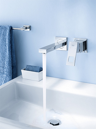 Полотенцедержатель Grohe Essentials Cube 40509000 60 см