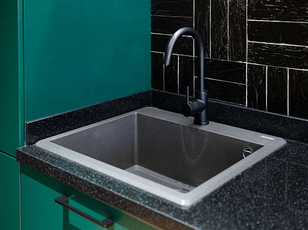 Кухонная мойка Omoikiri Tedori 57-BL 57х51 чёрный