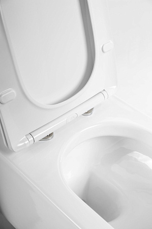 Чаша для подвесного унитаза BelBagno Veneto BB132CHR белый